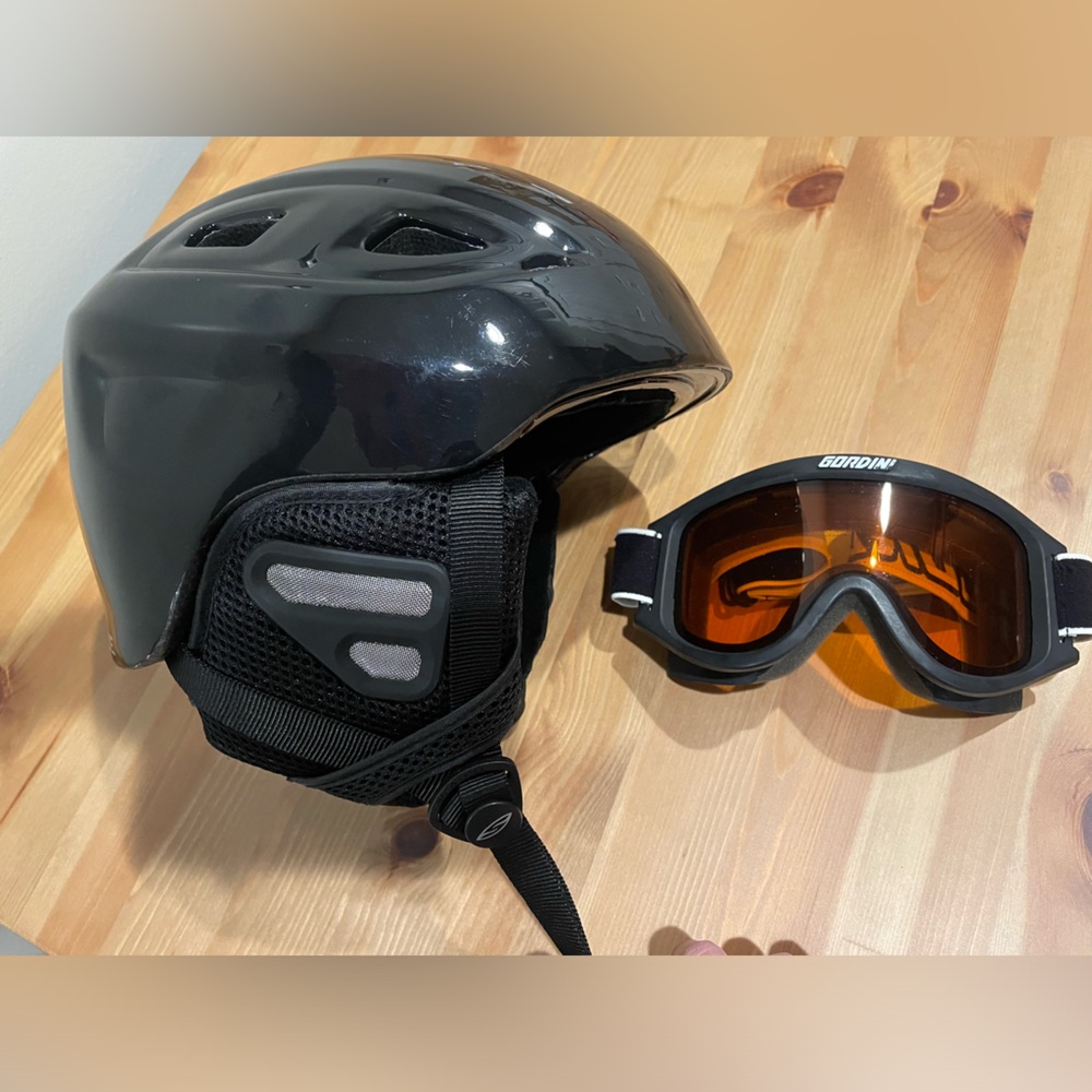 Smith Venue Ski/Snow helmet + Gordini ski goggles